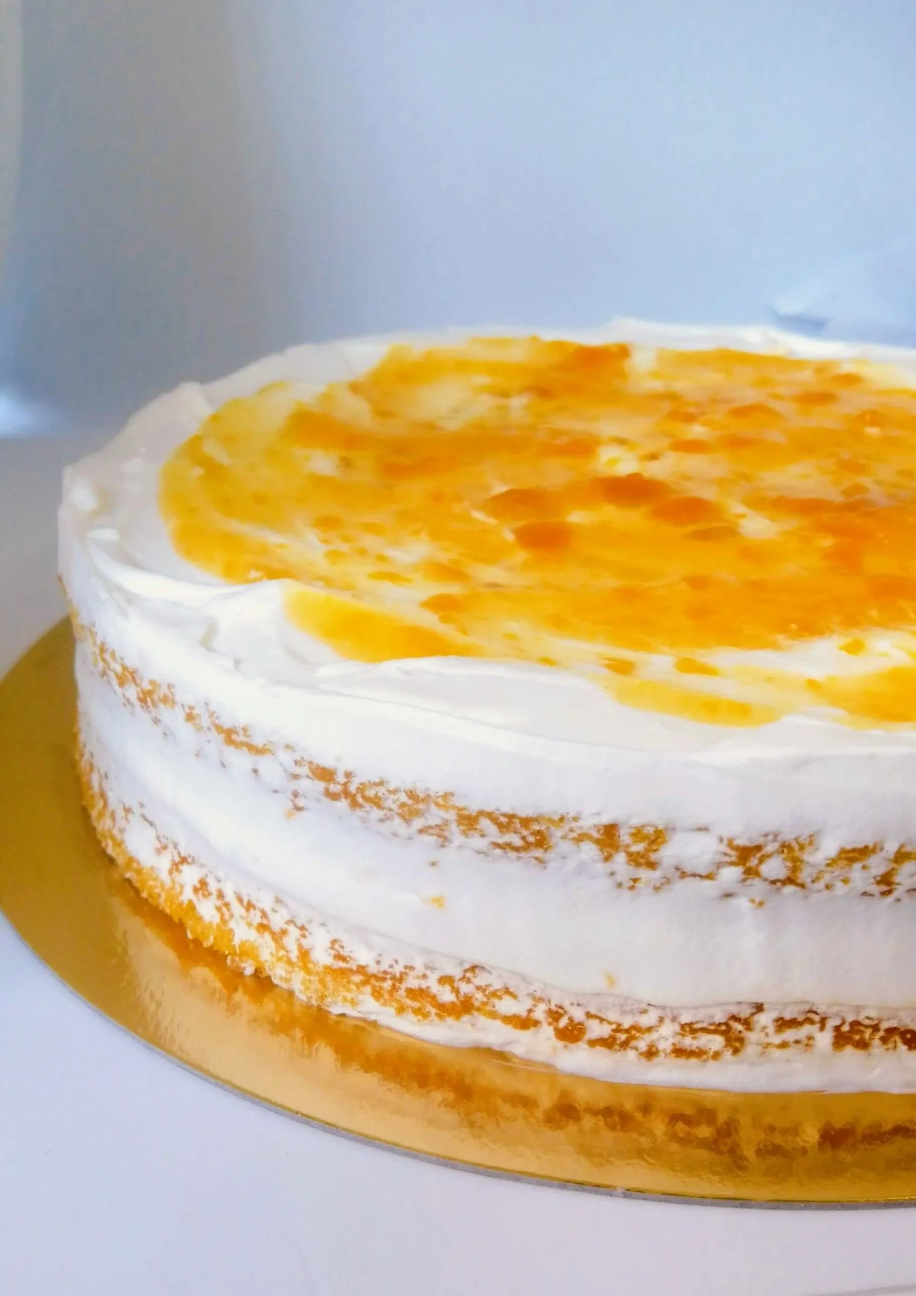 TARTA DE MARACUYÁ, NATA Y CONFITURA DE MELOCOTÓN