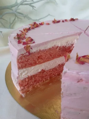 Tarta de Fresas con Nata Vegana